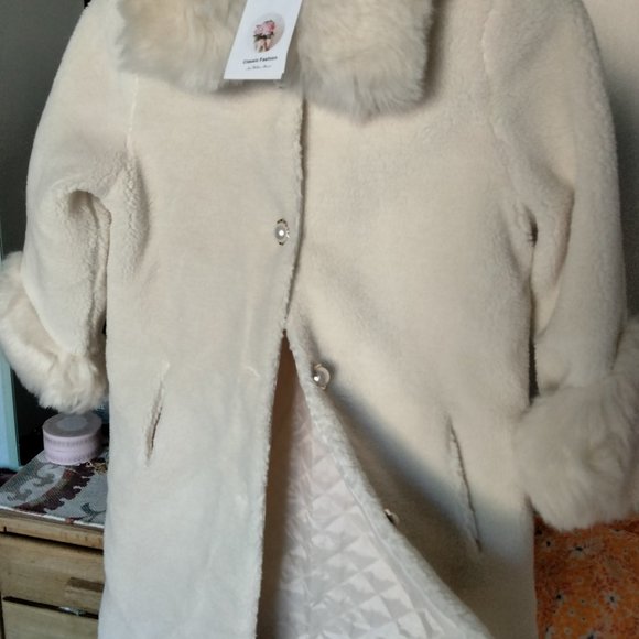 Winter Women Coat, Faux Fur - Picture 4 of 4